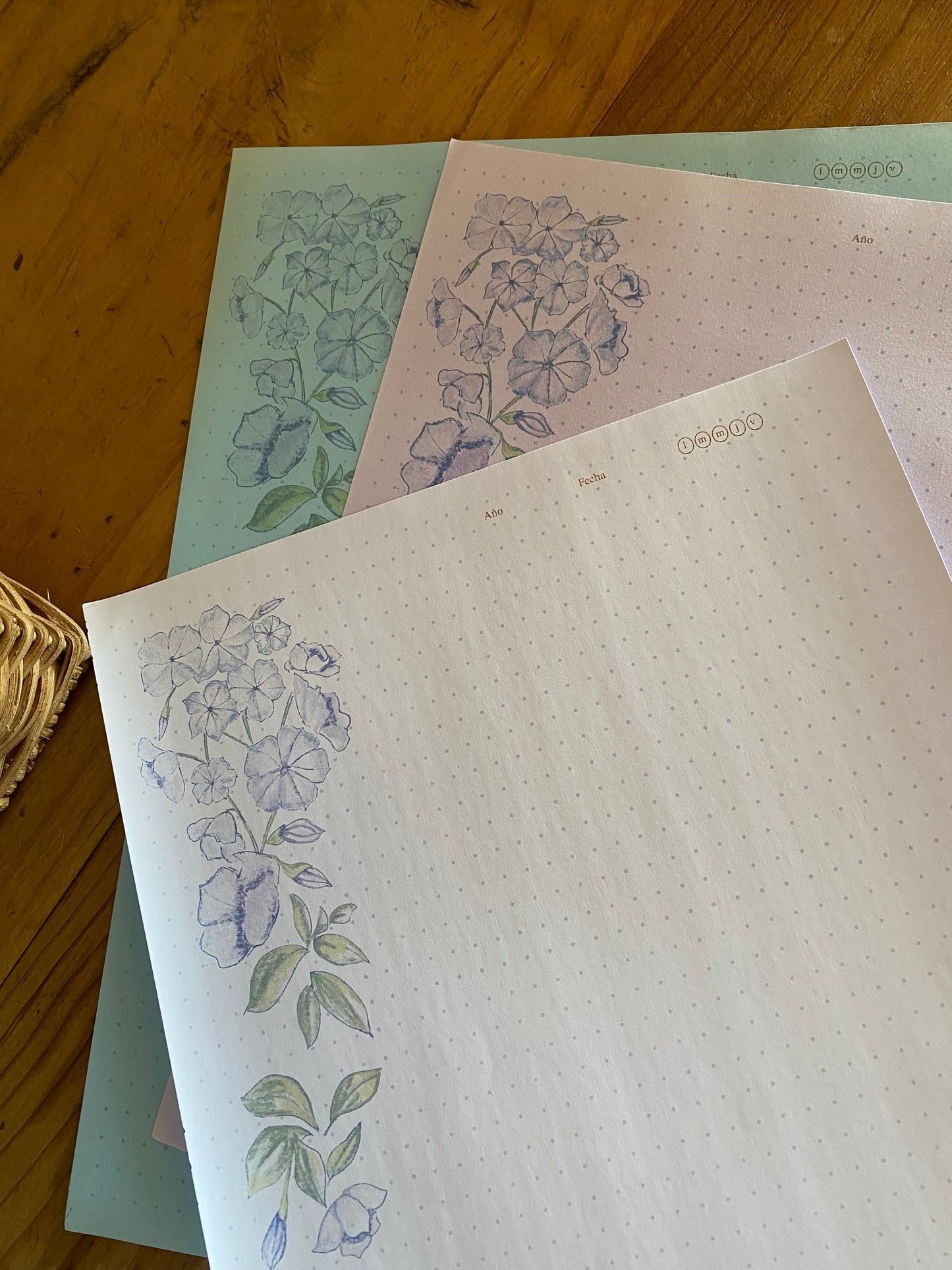 A4 and US letter free CMYK pages with dots- For print